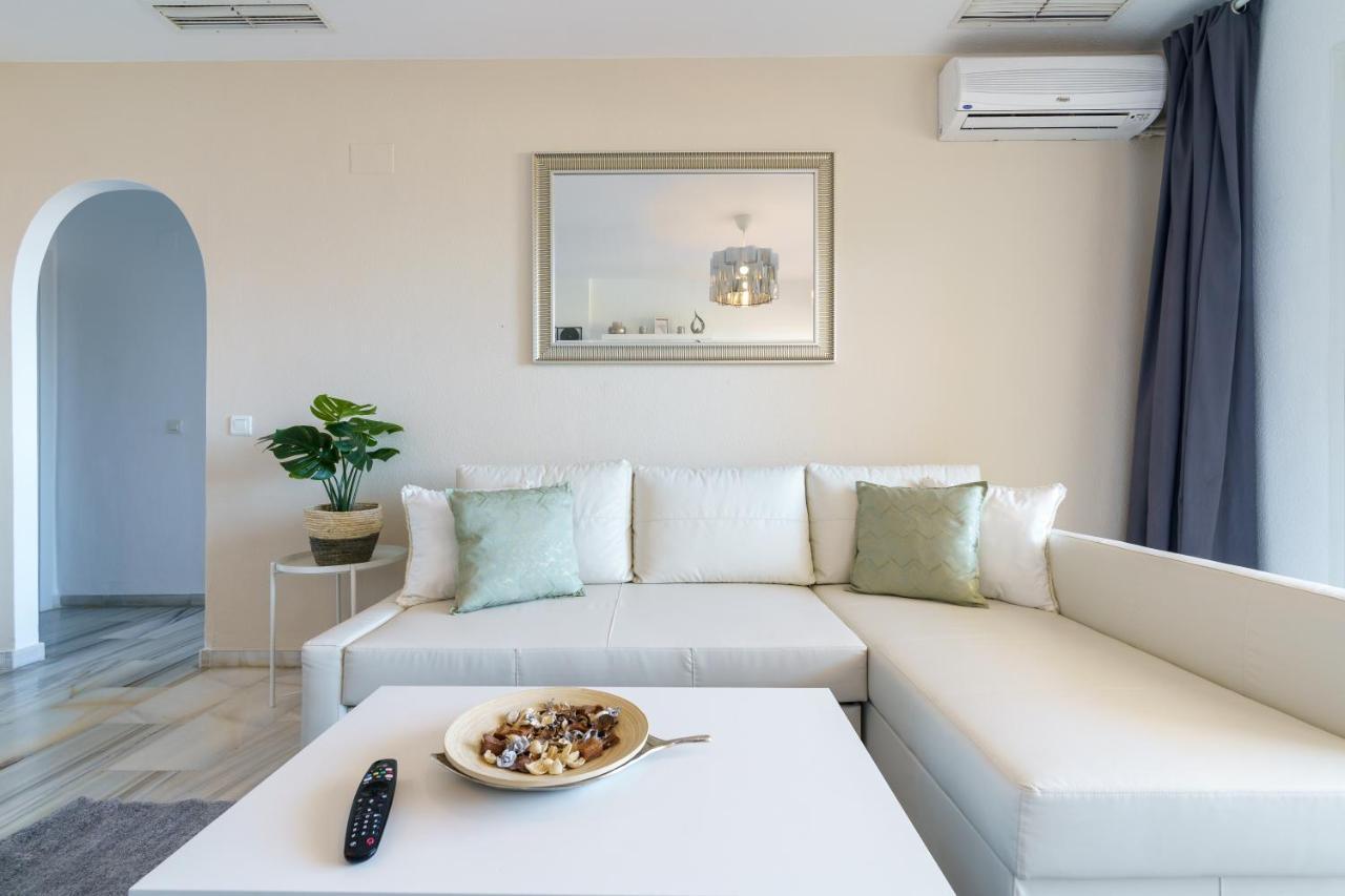Chic Beachfront Flat With Amazing Sea Views And Private Indoor Parking เบนัลมาเดนา ภายนอก รูปภาพ