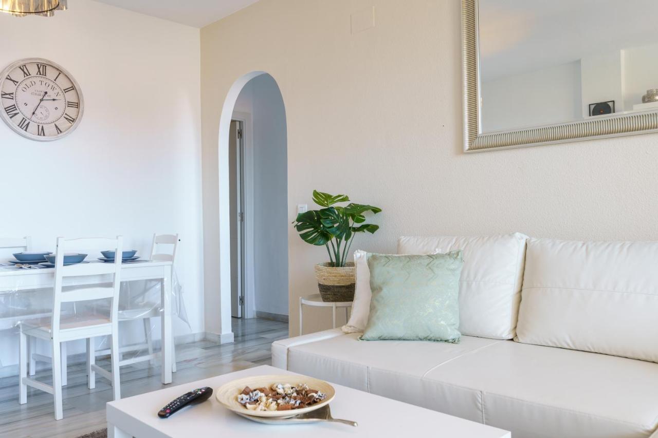 Chic Beachfront Flat With Amazing Sea Views And Private Indoor Parking เบนัลมาเดนา ภายนอก รูปภาพ
