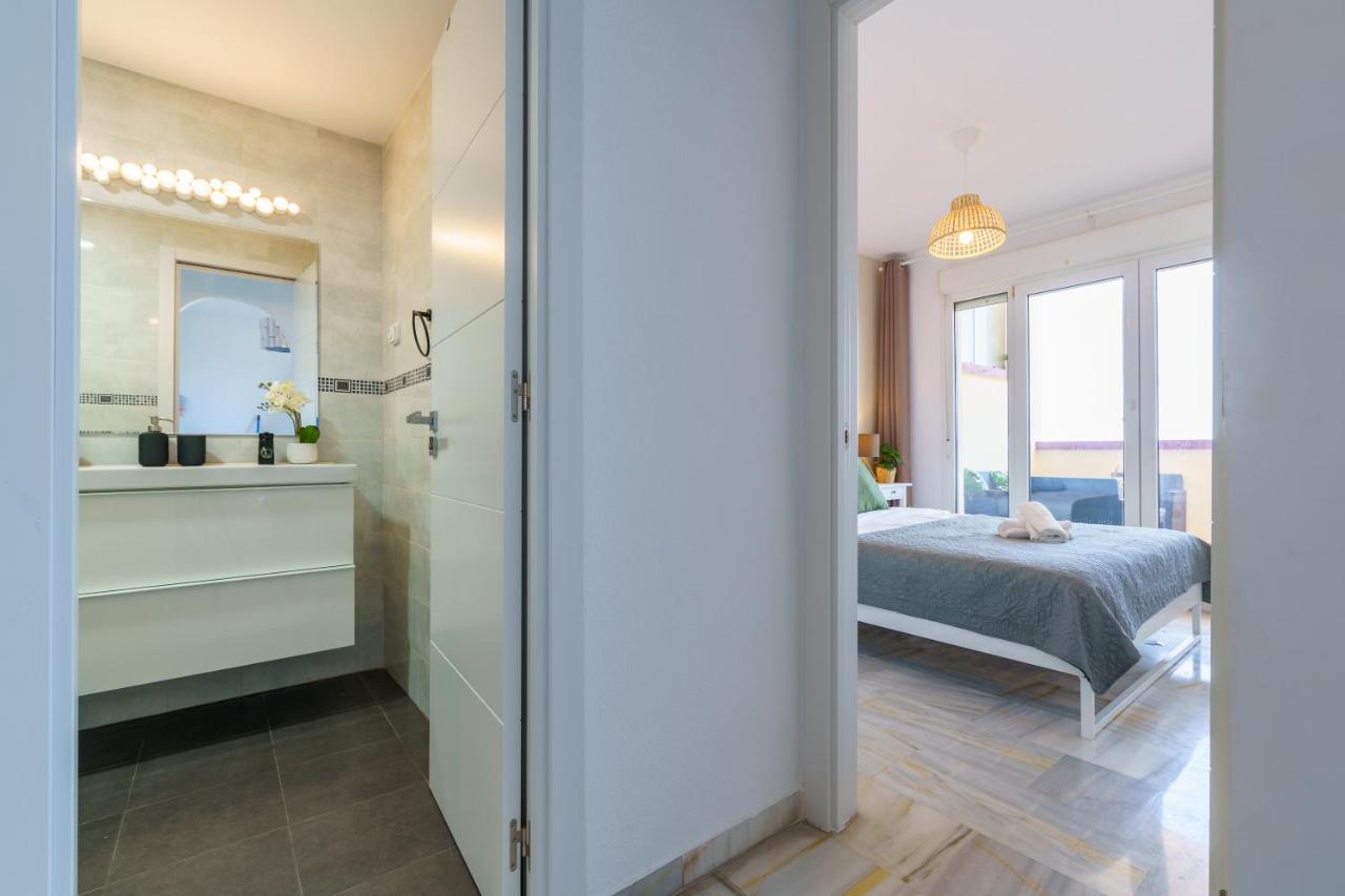 Chic Beachfront Flat With Amazing Sea Views And Private Indoor Parking เบนัลมาเดนา ภายนอก รูปภาพ
