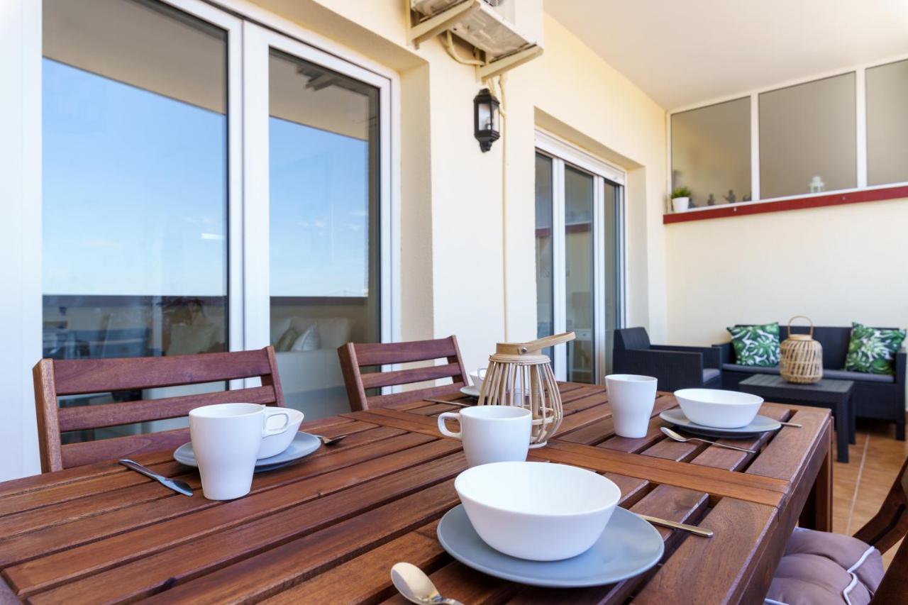 Chic Beachfront Flat With Amazing Sea Views And Private Indoor Parking เบนัลมาเดนา ภายนอก รูปภาพ