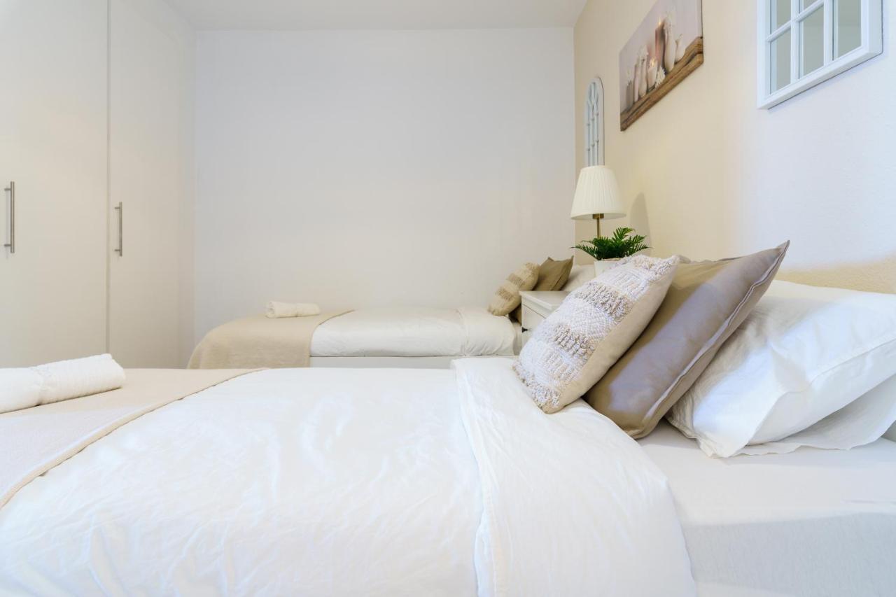 Chic Beachfront Flat With Amazing Sea Views And Private Indoor Parking เบนัลมาเดนา ภายนอก รูปภาพ