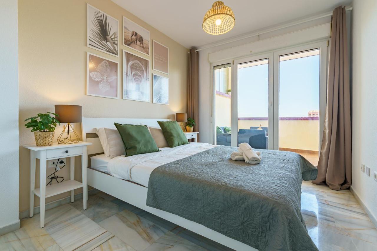 Chic Beachfront Flat With Amazing Sea Views And Private Indoor Parking เบนัลมาเดนา ภายนอก รูปภาพ