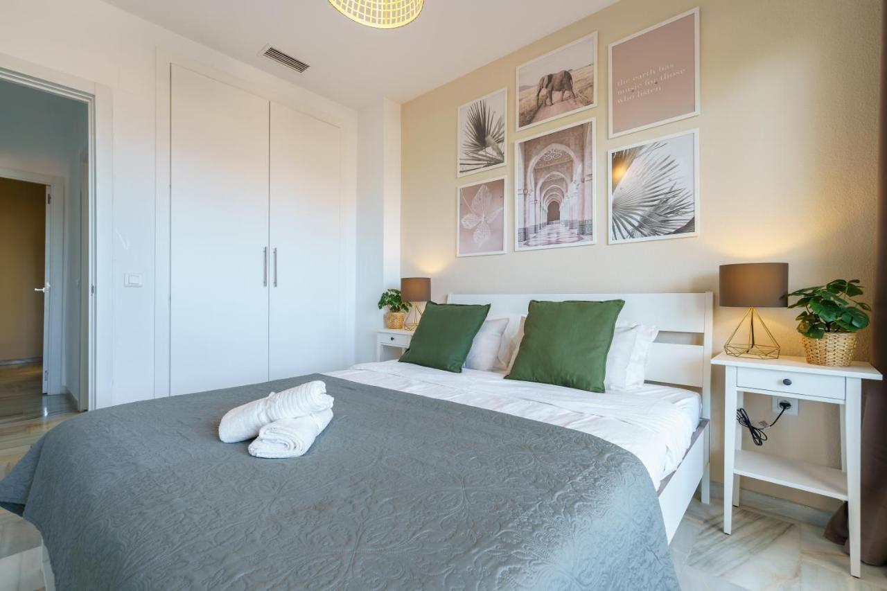 Chic Beachfront Flat With Amazing Sea Views And Private Indoor Parking เบนัลมาเดนา ภายนอก รูปภาพ