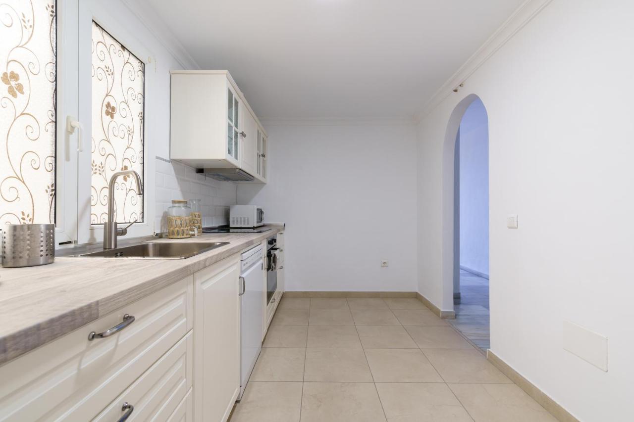 Chic Beachfront Flat With Amazing Sea Views And Private Indoor Parking เบนัลมาเดนา ภายนอก รูปภาพ